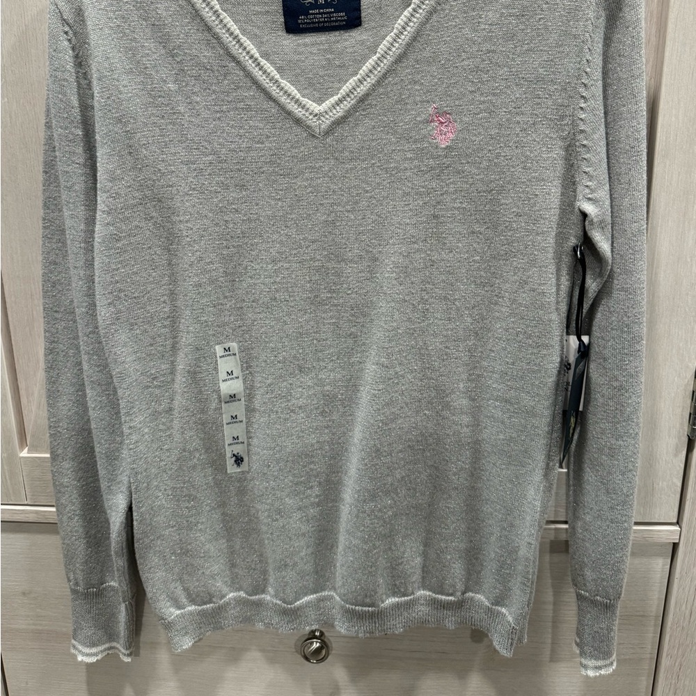 US Polo Assn. V-neck pullover Size M